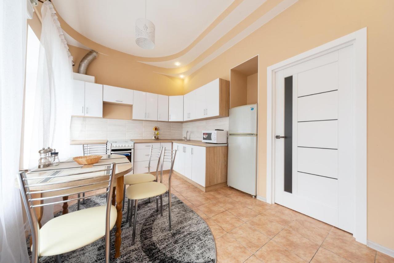 Apartment Center Of Odessa Eksteriør bilde