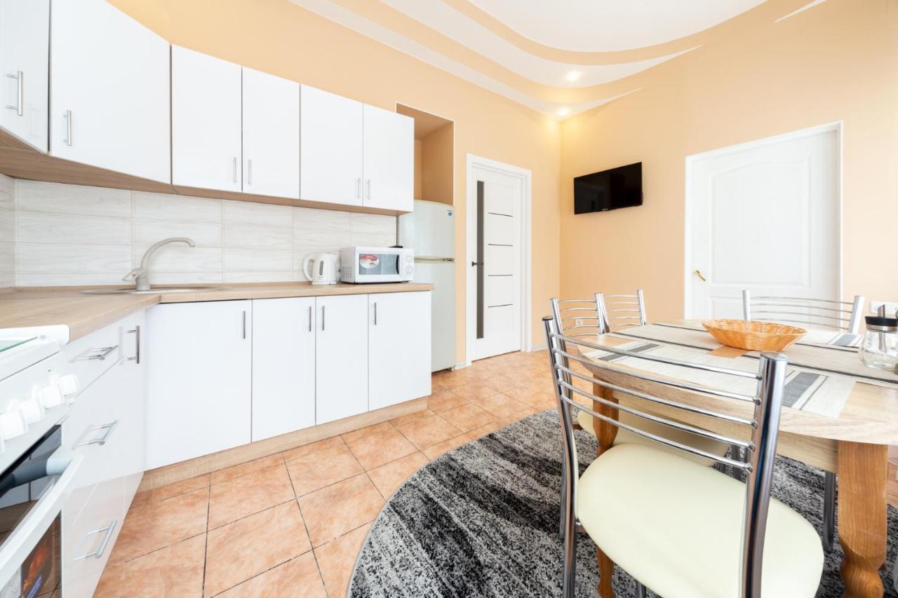 Apartment Center Of Odessa Eksteriør bilde